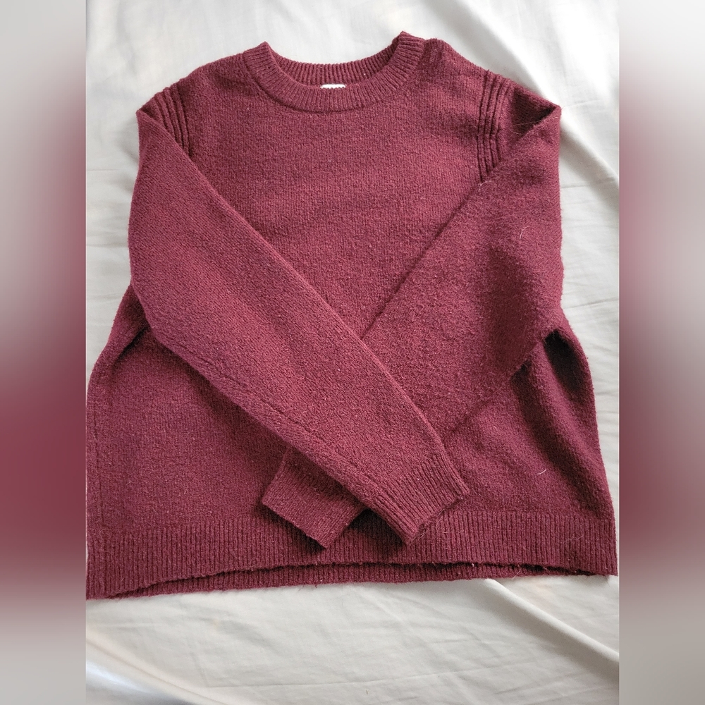 Maroon Sweater, M